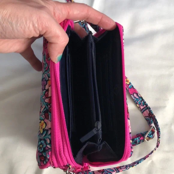 Vera Bradley clutch - Picture 9 of 9